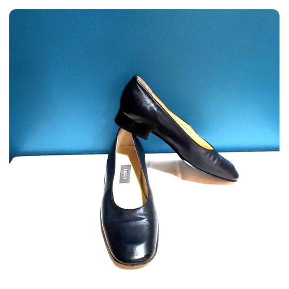 navy blue flat dress shoes